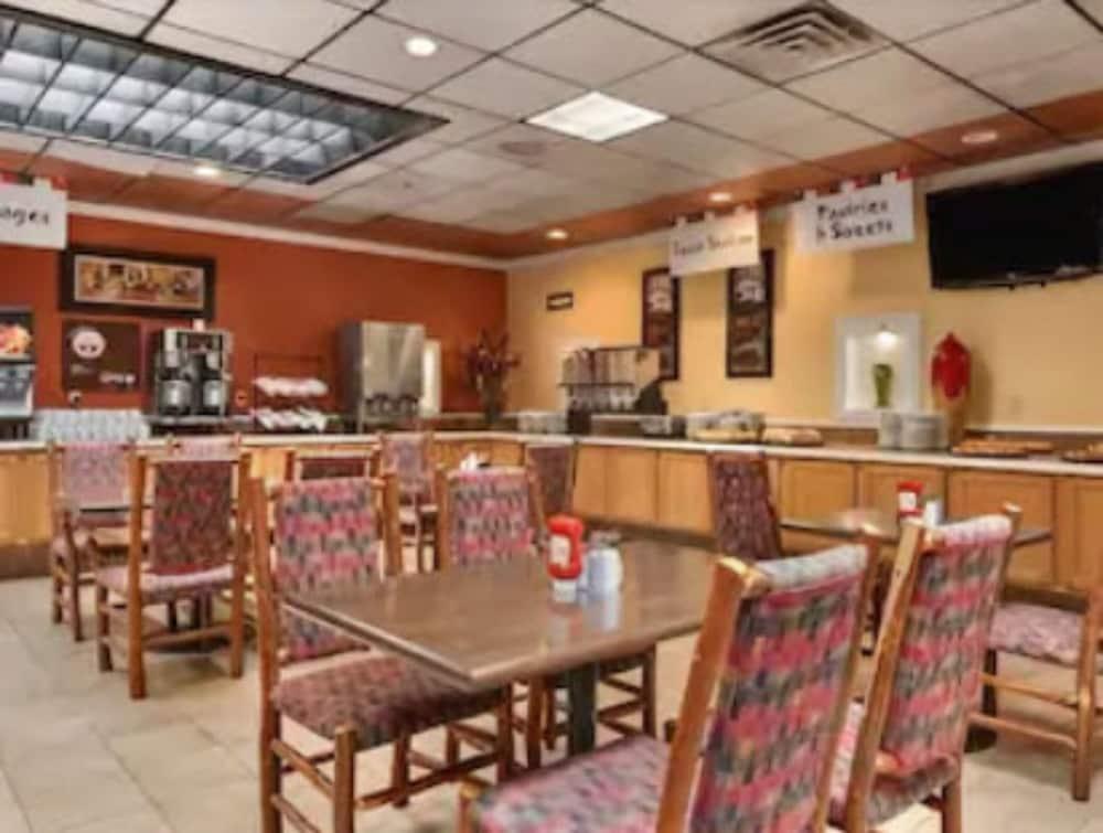 Suburban Studios, Kearney Extérieur photo