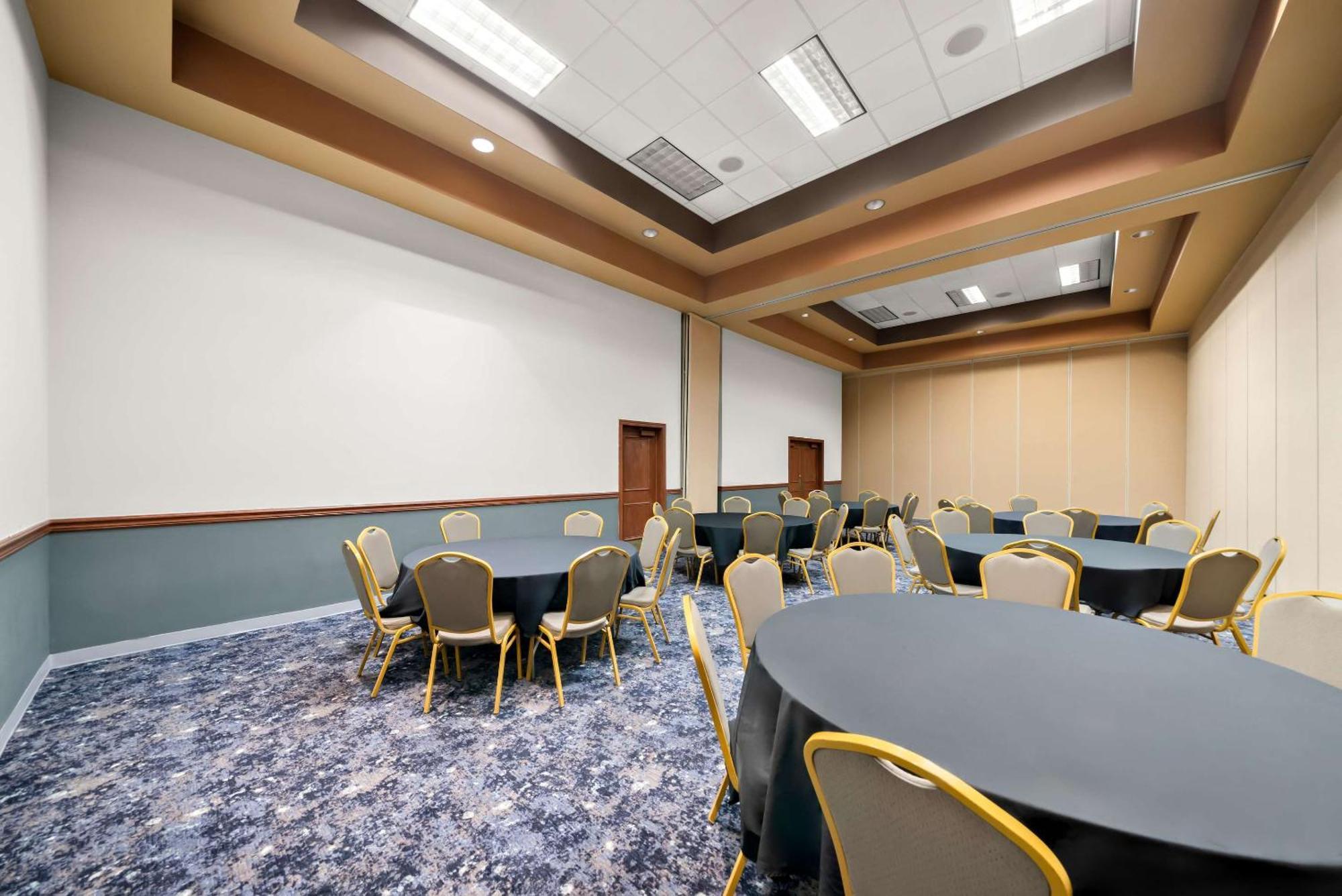 Suburban Studios, Kearney Extérieur photo