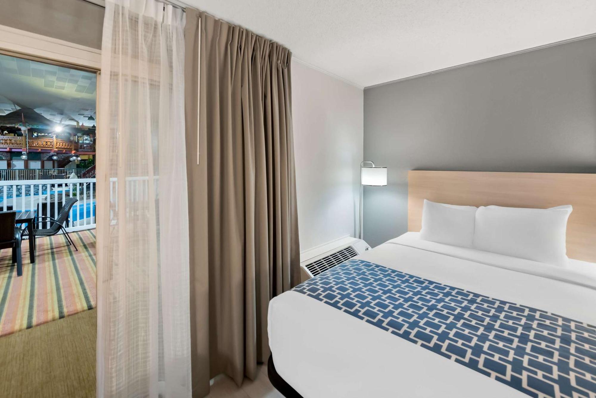 Suburban Studios, Kearney Extérieur photo