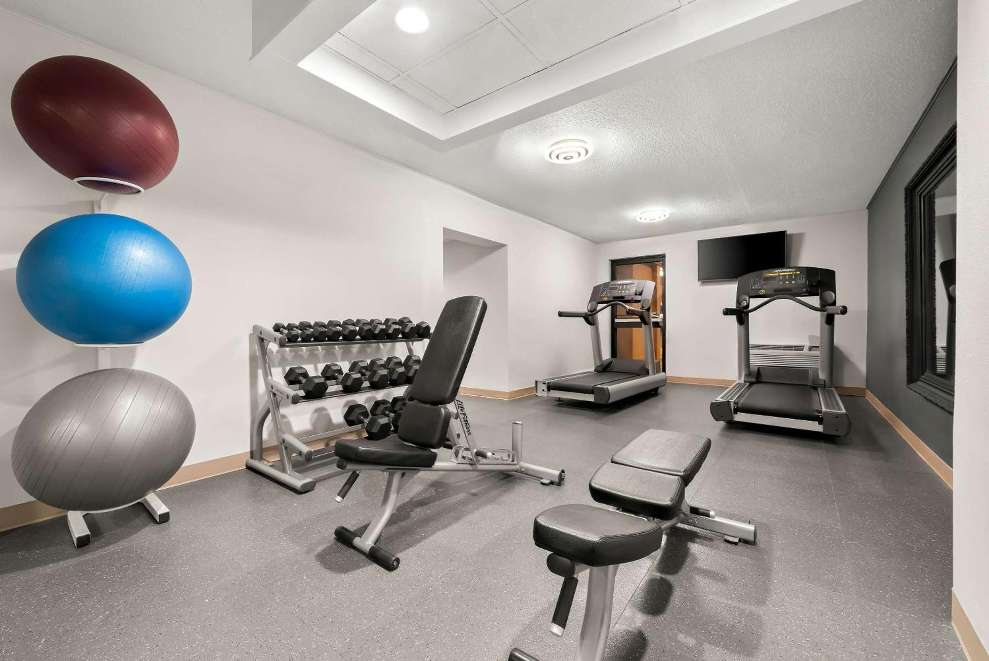 Suburban Studios, Kearney Extérieur photo