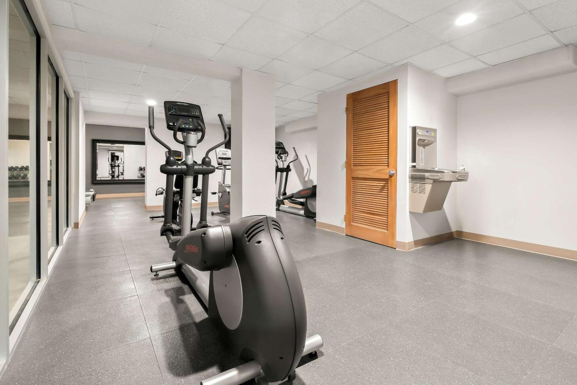 Suburban Studios, Kearney Extérieur photo